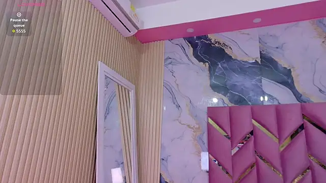 hotiergirl online show from February 2026 12:39:01 PM