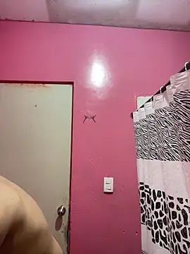 emmarod18 online show from December 2025 12:33:01 AM