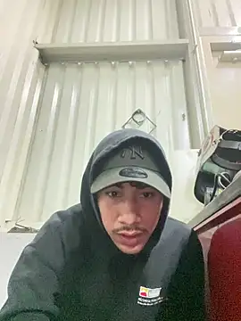 emmarod18 online show from April 2026 08:43:01 AM