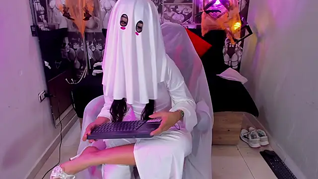 Lil ceyy online show from October 2025 08:19:02 PM