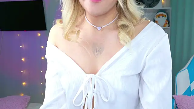 Snapshot of Mercedes_Robinson chatting on December 2025 04:22:02 AM Mercedes Robinson online show from December 2025 04:22:02 AM