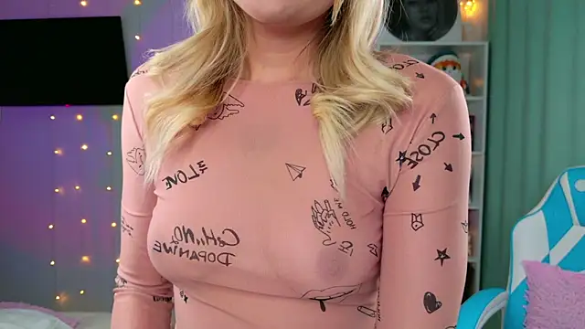 Snapshot of Mercedes_Robinson chatting on December 2025 04:26:02 AM Mercedes Robinson online show from December 2025 04:26:02 AM