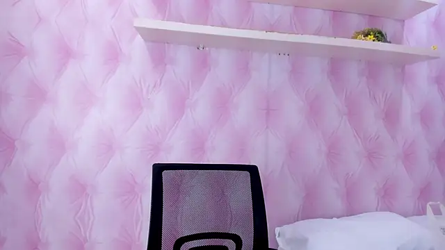 TaniaBellini online show from February 2025 12:17:01 PM