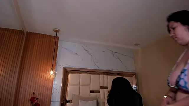 zoes milee online show from February 2026 11:22:02 AM