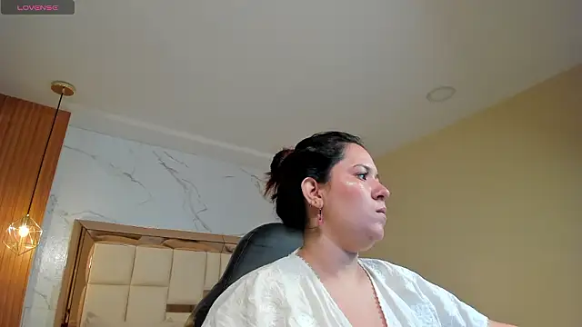 zoes milee online show from March 2026 11:43:02 AM