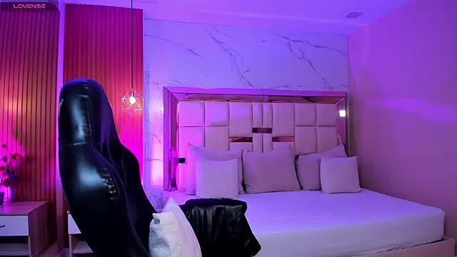 zoes milee online show from April 2026 11:38:01 AM