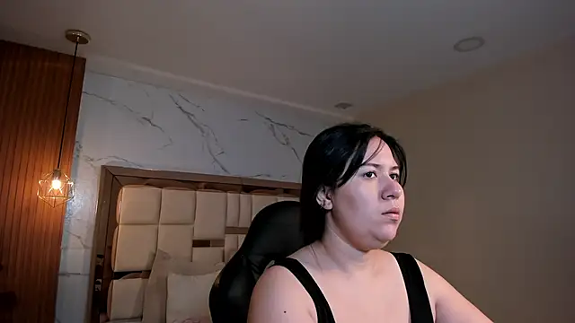 zoes milee online show from February 2026 11:28:01 AM