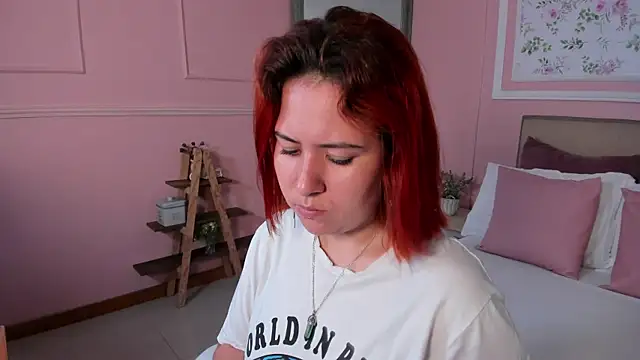 Snapshot of zoes_milee chatting on February 2025 11:21:02 AM zoes milee online show from February 2025 11:21:02 AM