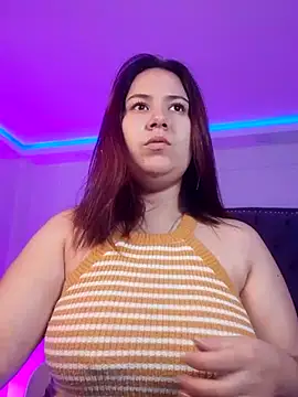 Snapshot of zoes_milee chatting on October 2025 11:33:02 AM zoes milee online show from October 2025 11:33:02 AM