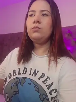 Snapshot of zoes_milee chatting on October 2025 11:44:02 AM zoes milee online show from October 2025 11:44:02 AM