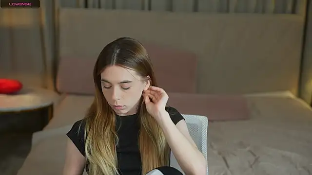 Lika Secret  online show from September 2025 09:22:01 PM