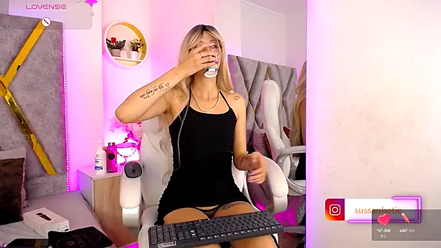 Snapshot of SussanHottye1_ chatting on September 2025 10:32:02 AM SussanHottye1 online show from September 2025 10:32:02 AM