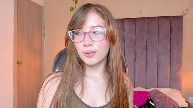 Dahlia Rousse online show from May 2026 04:44:01 AM