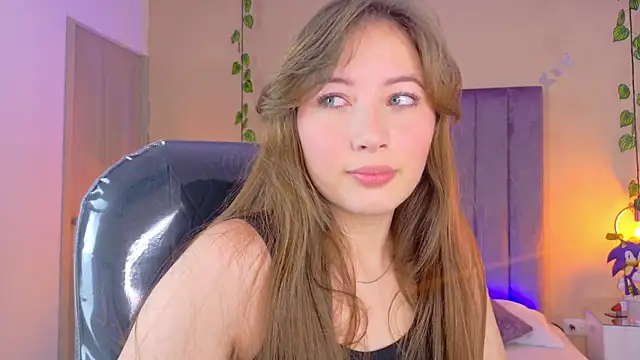 Dahlia Rousse online show from April 2026 09:17:01 PM