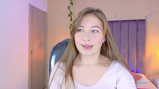 Dahlia Rousse online show from March 2026 07:39:01 AM