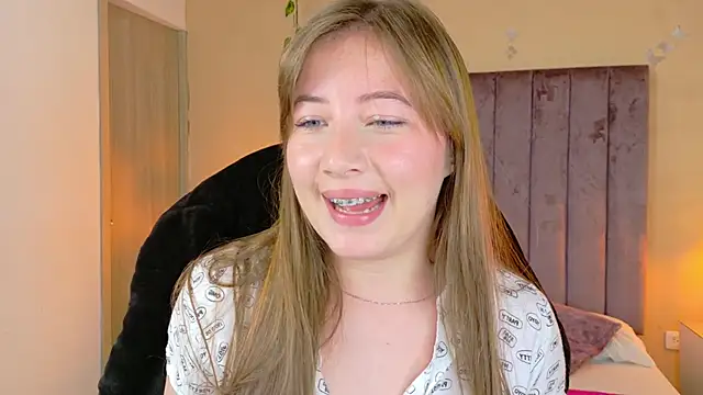 Dahlia Rousse online show from March 2026 02:44:02 AM