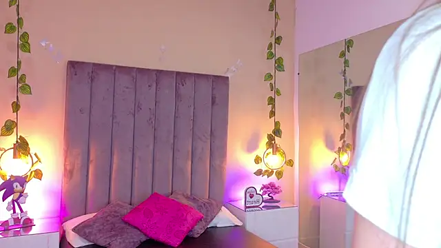 Dahlia Rousse online show from January 2026 06:28:01 AM