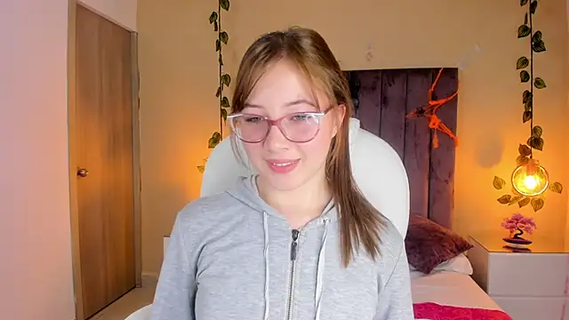 Dahlia Rousse online show from October 2025 09:48:01 PM
