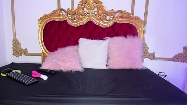 Cristal Bons online show from October 2025 08:43:01 PM
