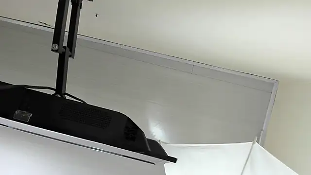 Snapshot of SalomeSimonz chatting on November 2025 07:29:01 PM SalomeSimonz online show from November 2025 07:29:01 PM