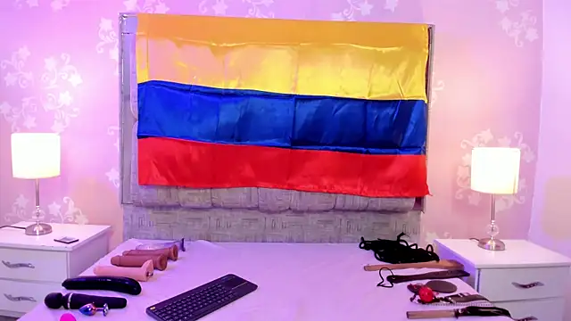SalomeSimonz online show from June 2026 07:34:01 PM