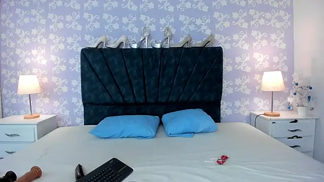 SalomeSimonz online show from January 2026 07:28:02 PM