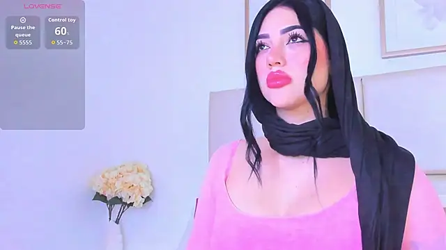 taylorsmiiith  online show from April 2026 07:48:01 PM