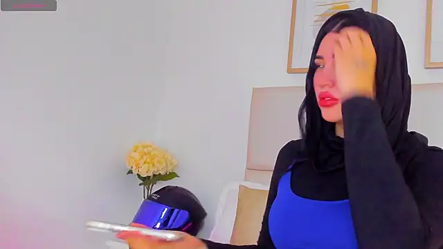 taylorsmiiith  online show from April 2026 07:40:02 PM