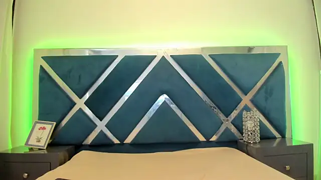 LucineArias online show from April 2026 08:20:02 PM