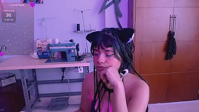 Snapshot of Mattilda_18 chatting on October 2025 06:52:01 PM Mattilda 18 online show from October 2025 06:52:01 PM