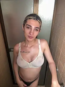 Queensara  online show from February 2026 05:46:02 PM