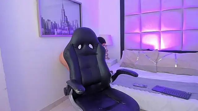 MeganPresleyy online show from April 2026 02:23:02 PM