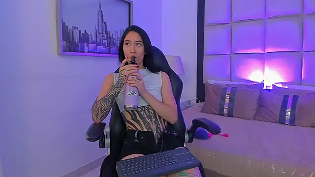 Snapshot of MeganPresleyy chatting on May 2026 05:38:02 AM MeganPresleyy online show from May 2026 05:38:02 AM