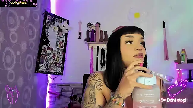 amyswallow7 online show from March 2026 02:45:01 AM