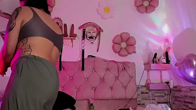 amyswallow7 online show from November 2025 12:48:02 AM