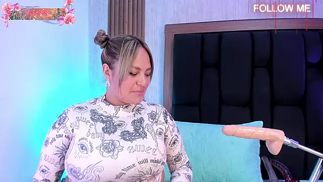 Snapshot of Elise-Leyton chatting on December 2025 09:05:01 PM Elise-Leyton online show from December 2025 09:05:01 PM