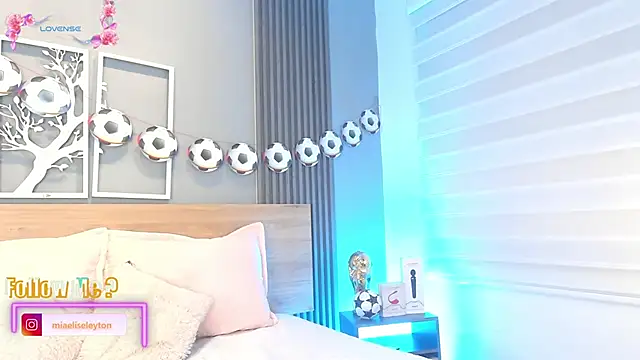 Elise-Leyton online show from June 2026 09:42:01 PM