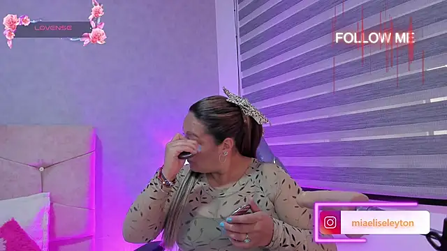 Elise-Leyton online show from October 2025 03:05:02 PM