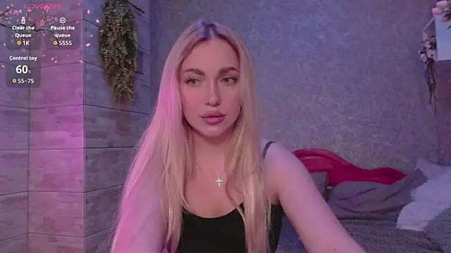 Mika Rayy online show from October 2025 04:21:01 PM