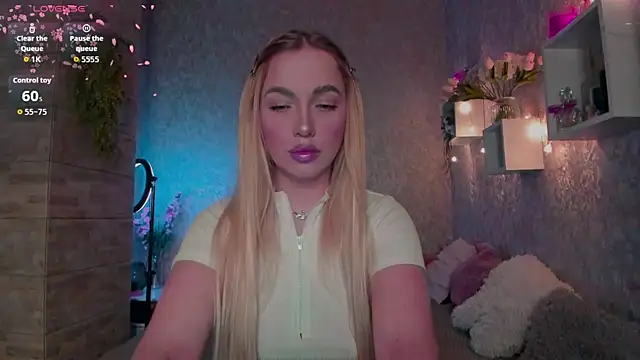 Mika Rayy online show from December 2025 09:42:02 PM