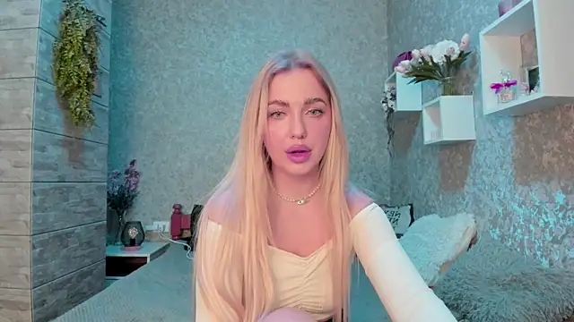 Mika Rayy online show from October 2025 08:53:02 PM