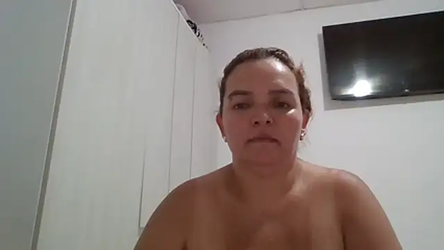Snapshot of squirtlatinx chatting on May 2026 01:03:01 AM squirtlatinx online show from May 2026 01:03:01 AM