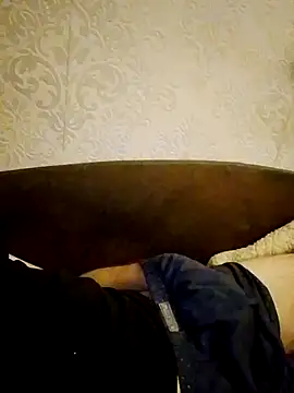 Lukas2204 online show from November 2025 11:10:01 PM