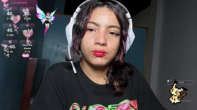 Lovelyamyy online show from November 2025 01:15:02 PM