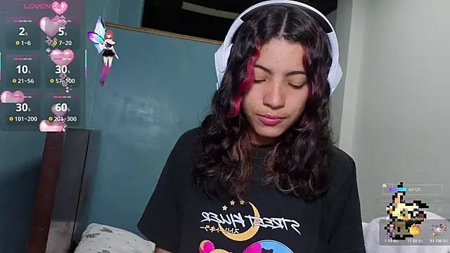 Lovelyamyy online show from October 2025 04:18:01 PM