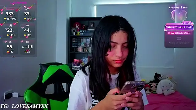 Lovelyamyy online show from June 2026 02:33:01 PM