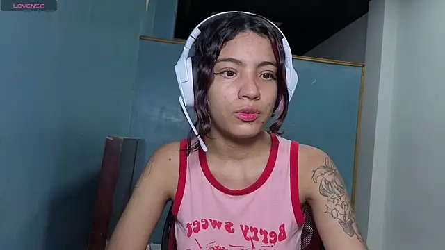 Lovelyamyy online show from November 2025 02:26:02 AM