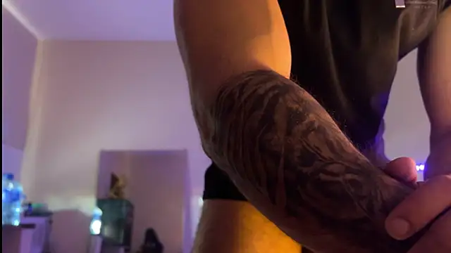 Snapshot of Lucasfit24 chatting on November 2025 02:28:02 PM Lucasfit24 online show from November 2025 02:28:02 PM