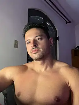 Snapshot of Lucasfit24 chatting on March 2025 11:51:01 AM Lucasfit24 online show from March 2025 11:51:01 AM