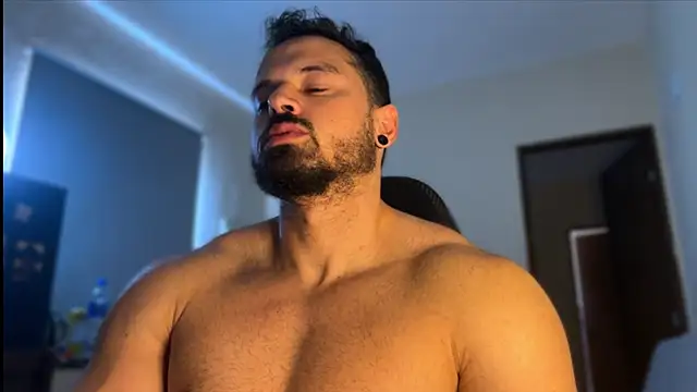 Snapshot of Lucasfit24 chatting on November 2025 03:37:01 PM Lucasfit24 online show from November 2025 03:37:01 PM